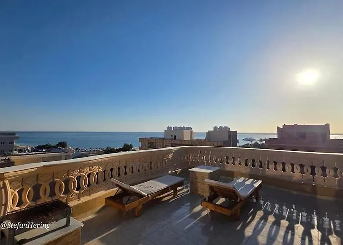 Seaview Rooftop Apartment Safaga